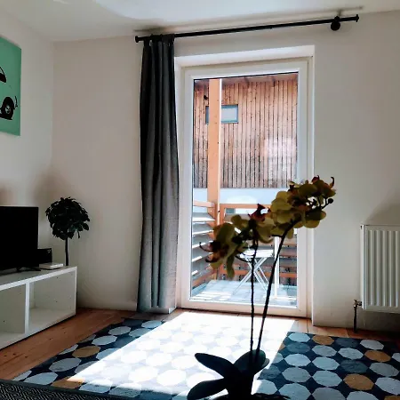 Hall Super Deluxe City هول ان تيرول