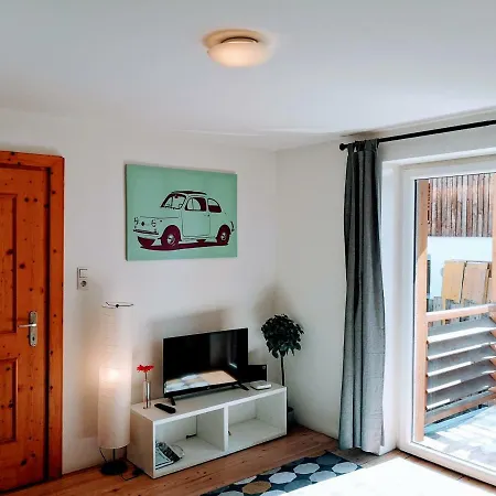 Hall Super Deluxe City * هول ان تيرول