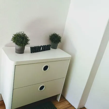 Hall Super Deluxe City * هول ان تيرول